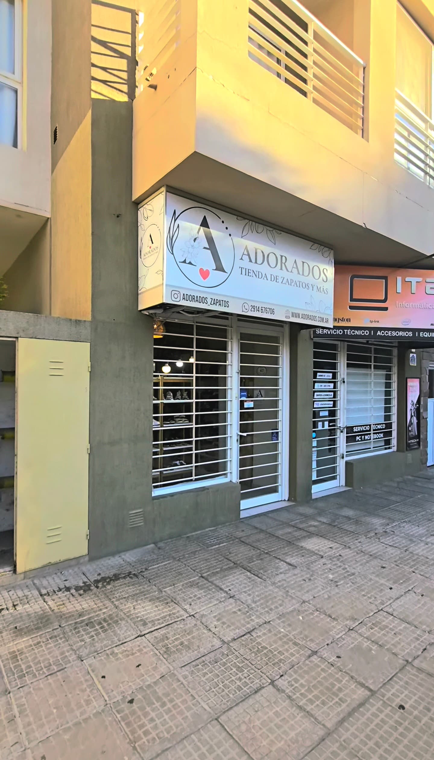 Adorados